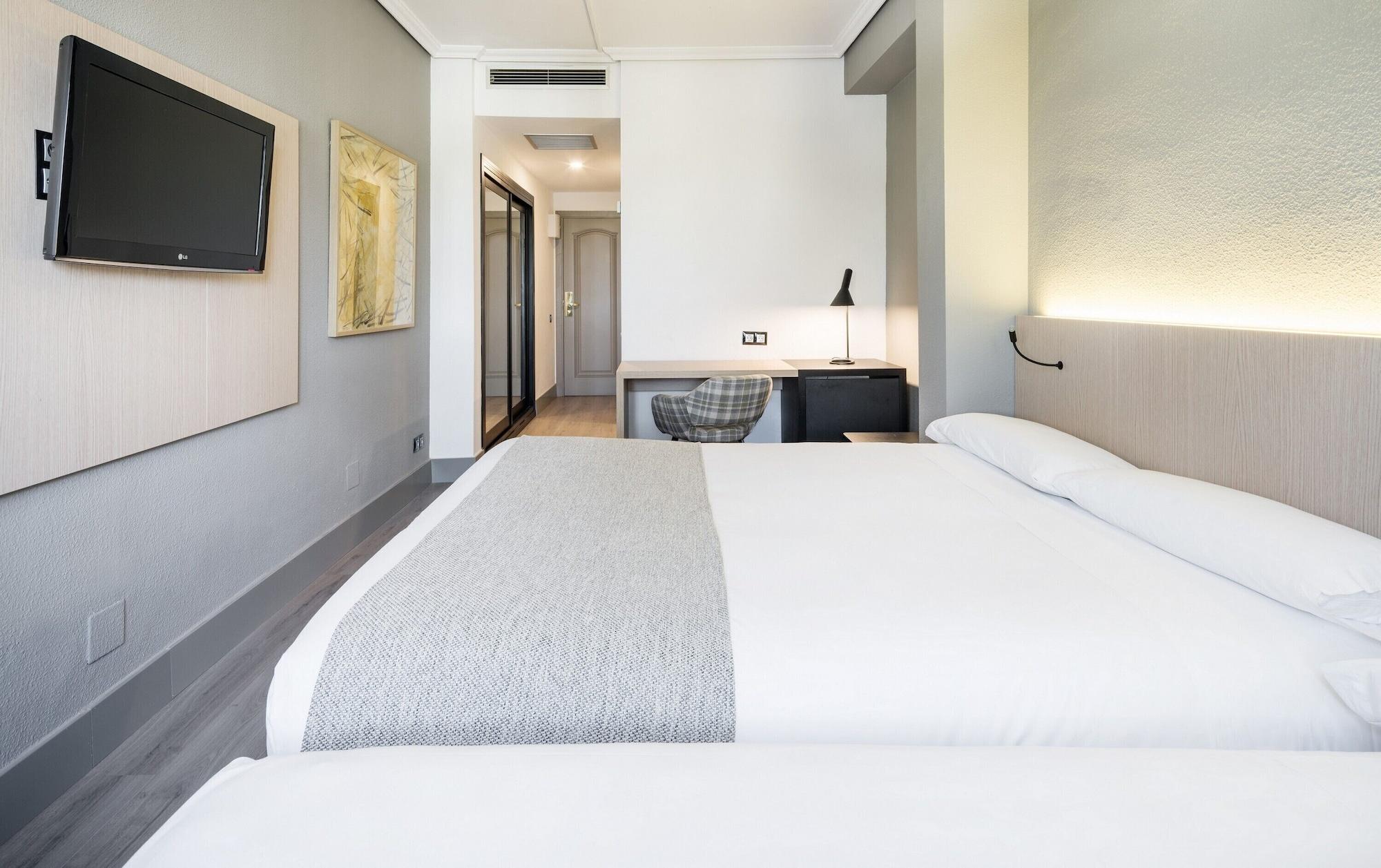 Hotel Ilunion Las Lomas Мерида Экстерьер фото