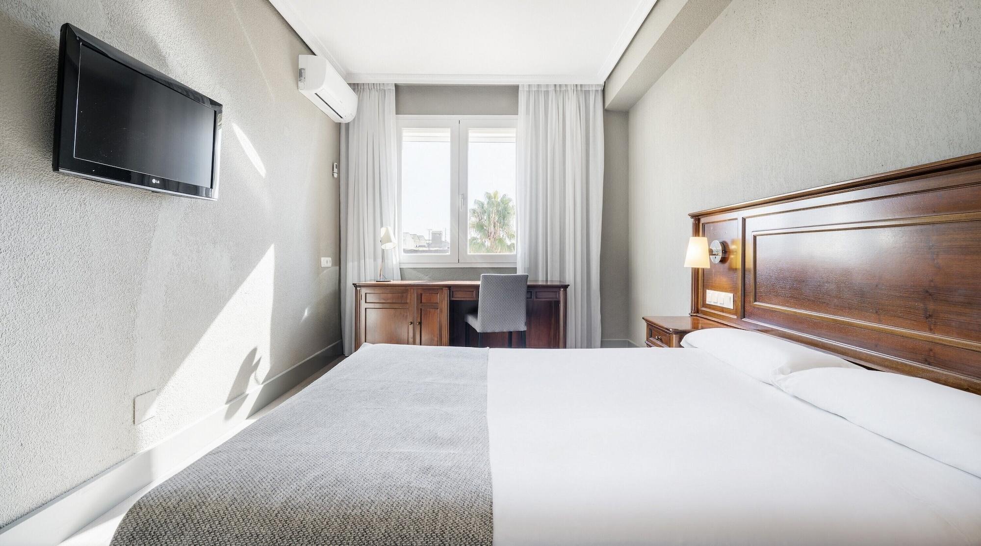 Hotel Ilunion Las Lomas Мерида Экстерьер фото