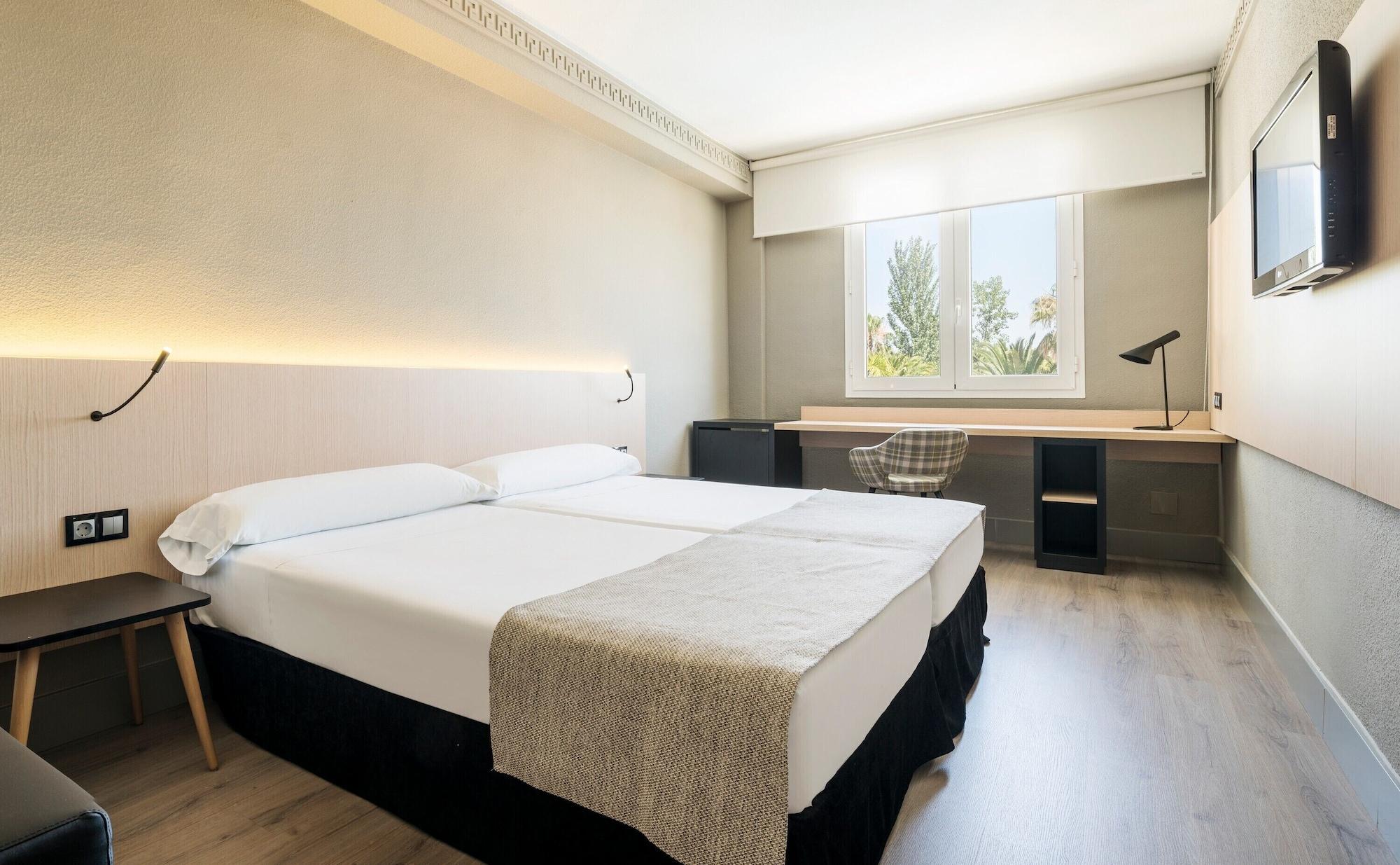 Hotel Ilunion Las Lomas Мерида Экстерьер фото