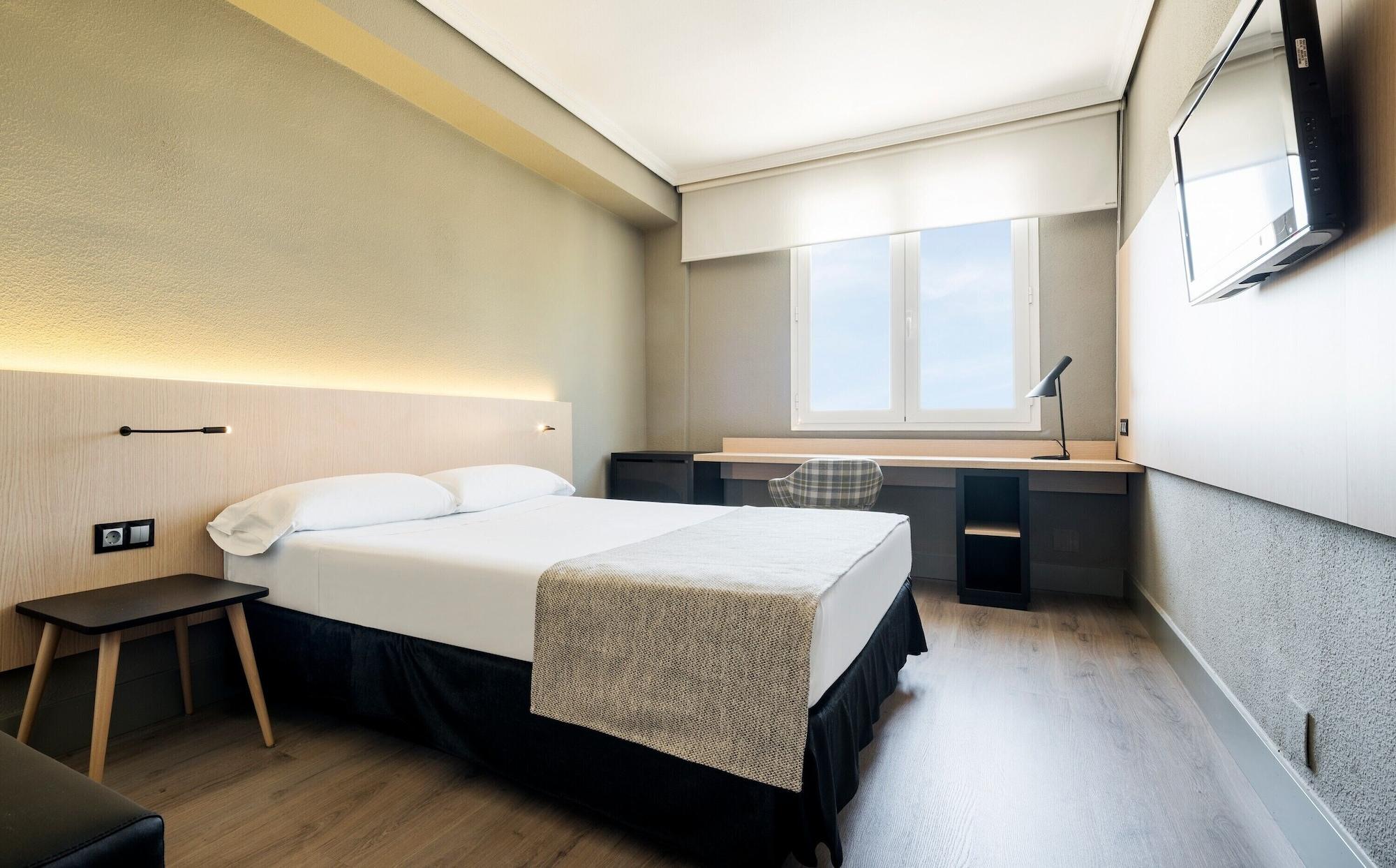 Hotel Ilunion Las Lomas Мерида Экстерьер фото