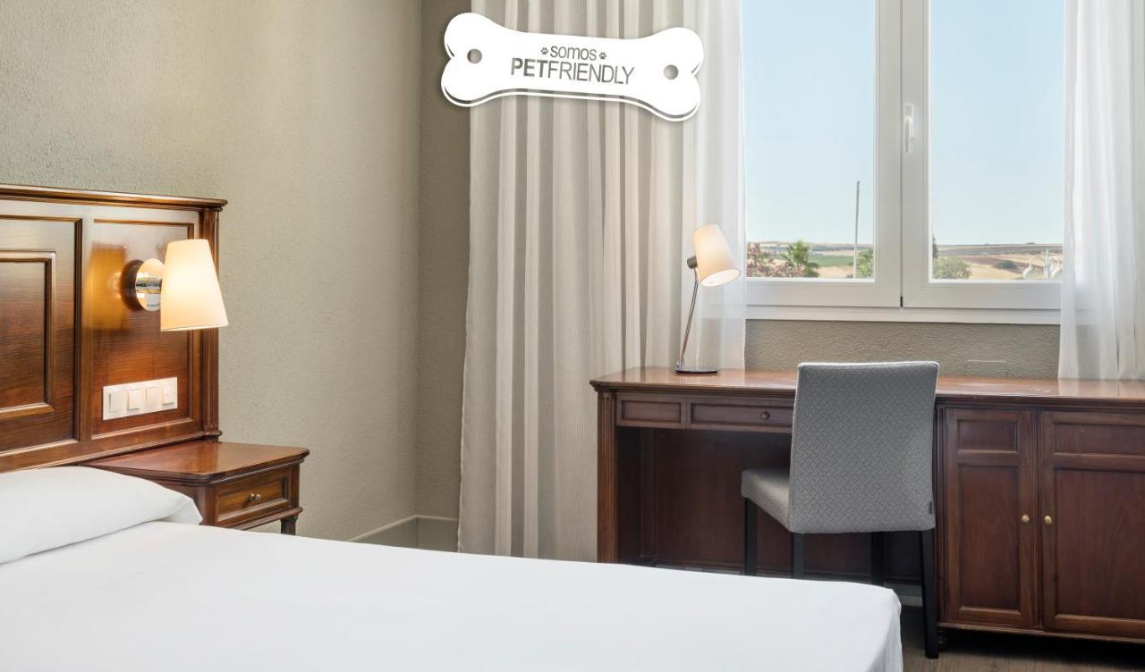Hotel Ilunion Las Lomas Мерида Экстерьер фото