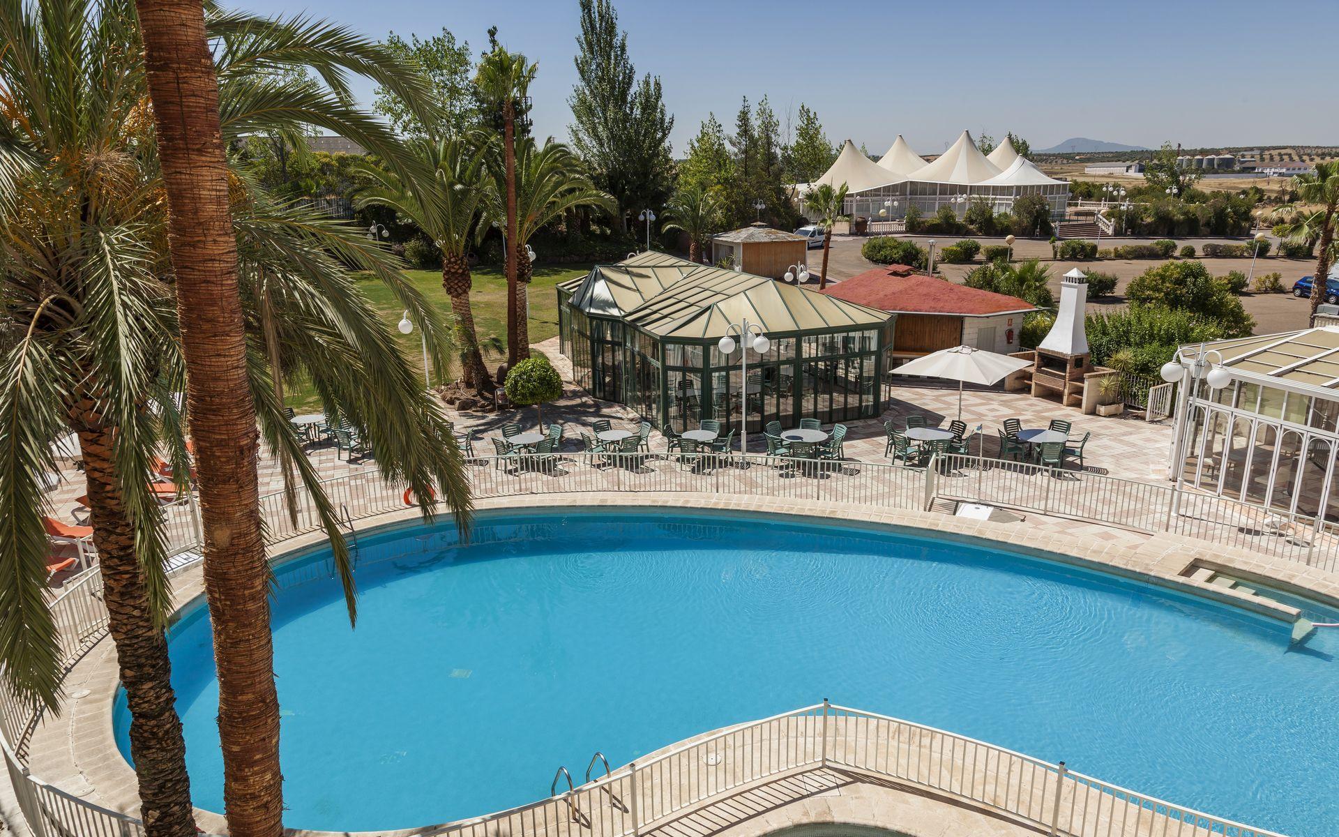 Hotel Ilunion Las Lomas Мерида Экстерьер фото